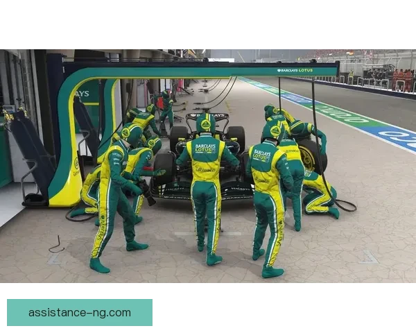 F1新赛季车队阵容变动与冠军争夺最新动态解析前瞻与赛道技术升级