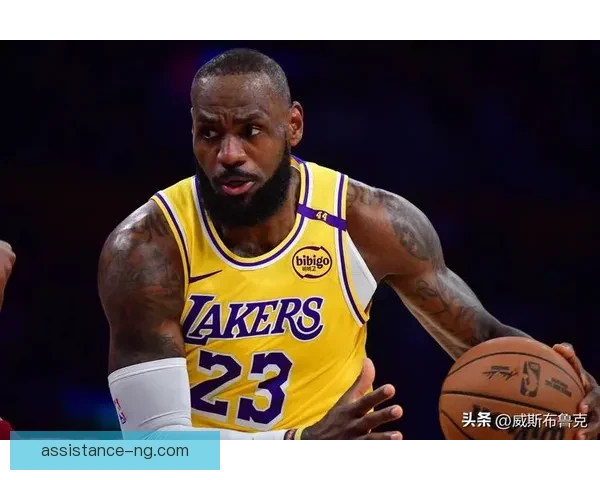 詹姆斯关键时刻爆发助湖人逆转勇士重回西部榜首